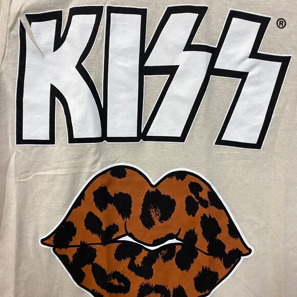 Kiss Cheetah Lips Heavy Metal Band T-Shirt Small - Picture 2 of 4